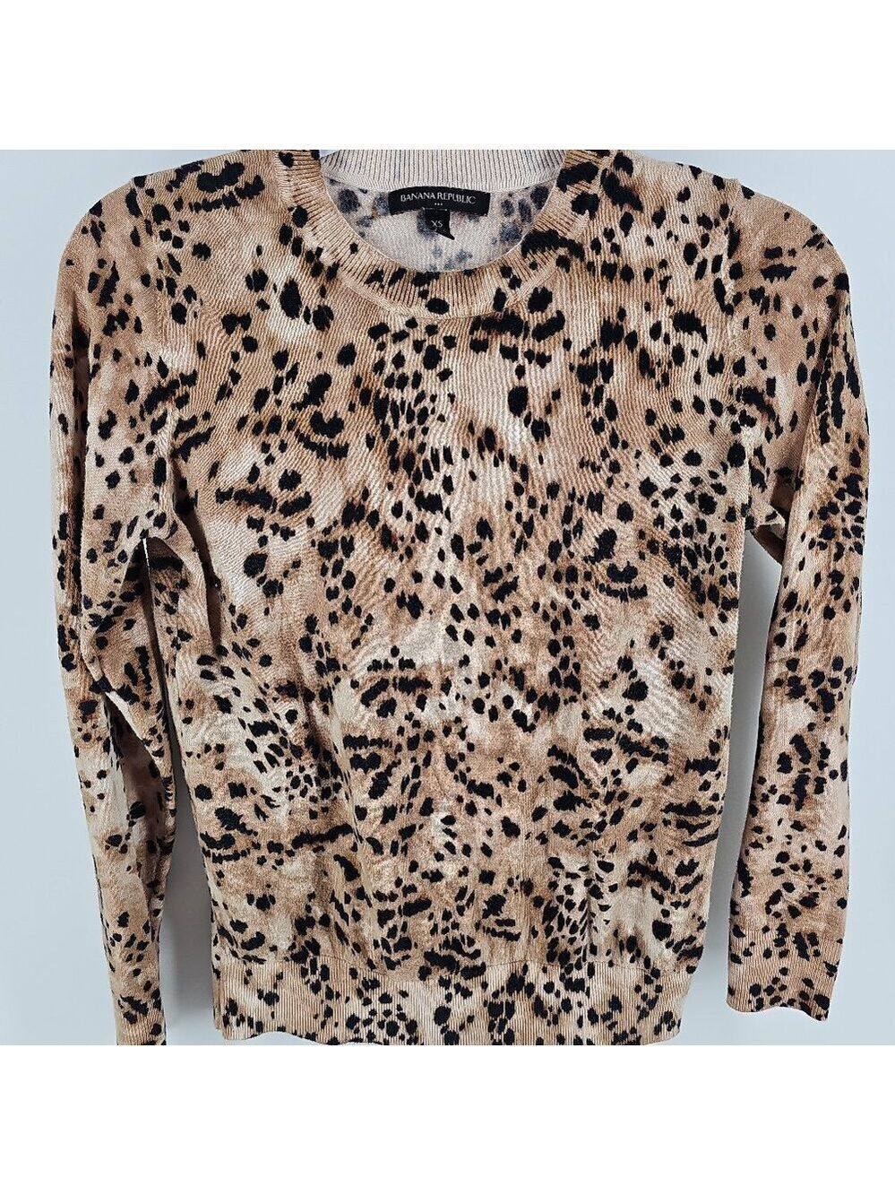 Banana Republic Leopard Print Sweater XS Tan Black Cotton Crewneck - Picture 2 of 9